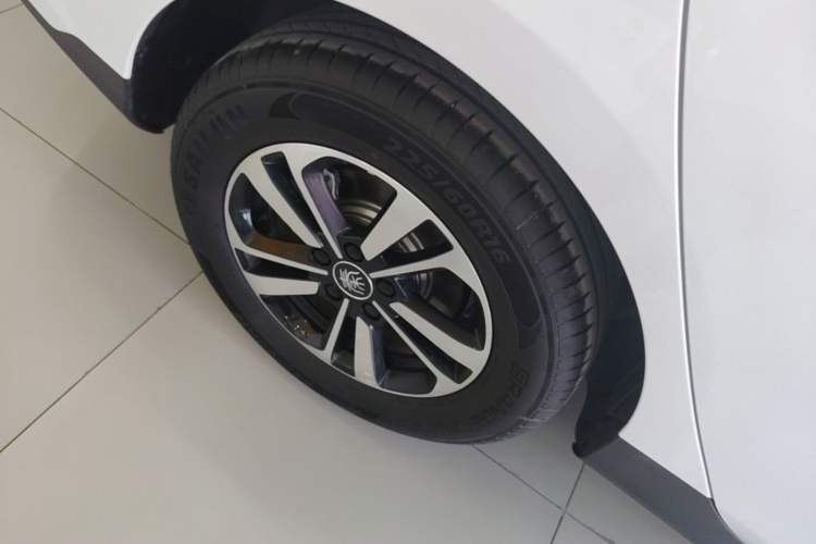 Used BYD Qin PLUS 2026 DM-i 210KM Progressive Model Right Rear Wheel Hub