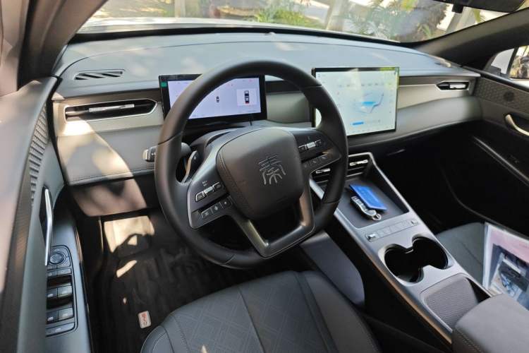 Used BYD Qin PLUS 2026 Model DM-i 210KM Beyond Version Steering Wheel