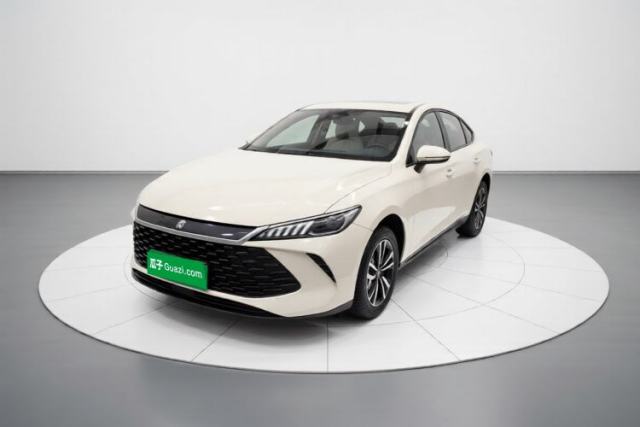 BYD Qin PLUS 2026 DM-i 128KM Progressive Model с пробегом