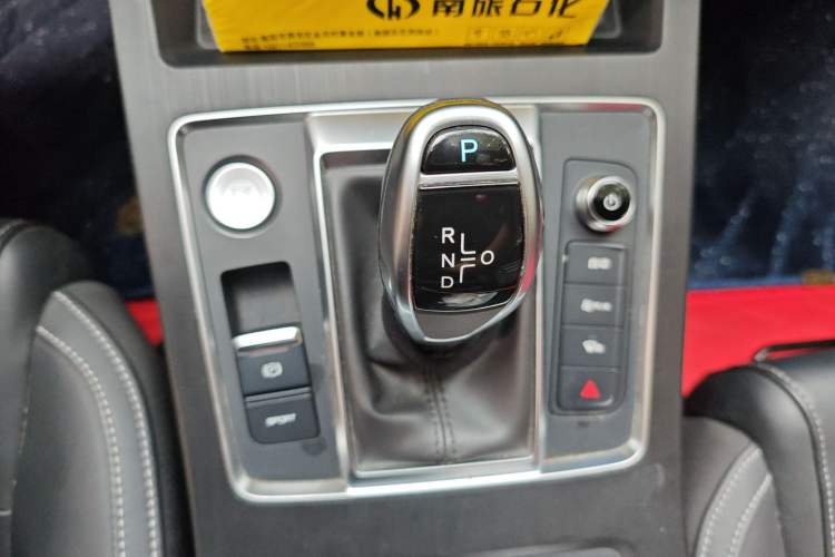 Used BYD Qin Pro 2020 Beyond Edition 1.5TI Automatic Prestige Version Gear Lever