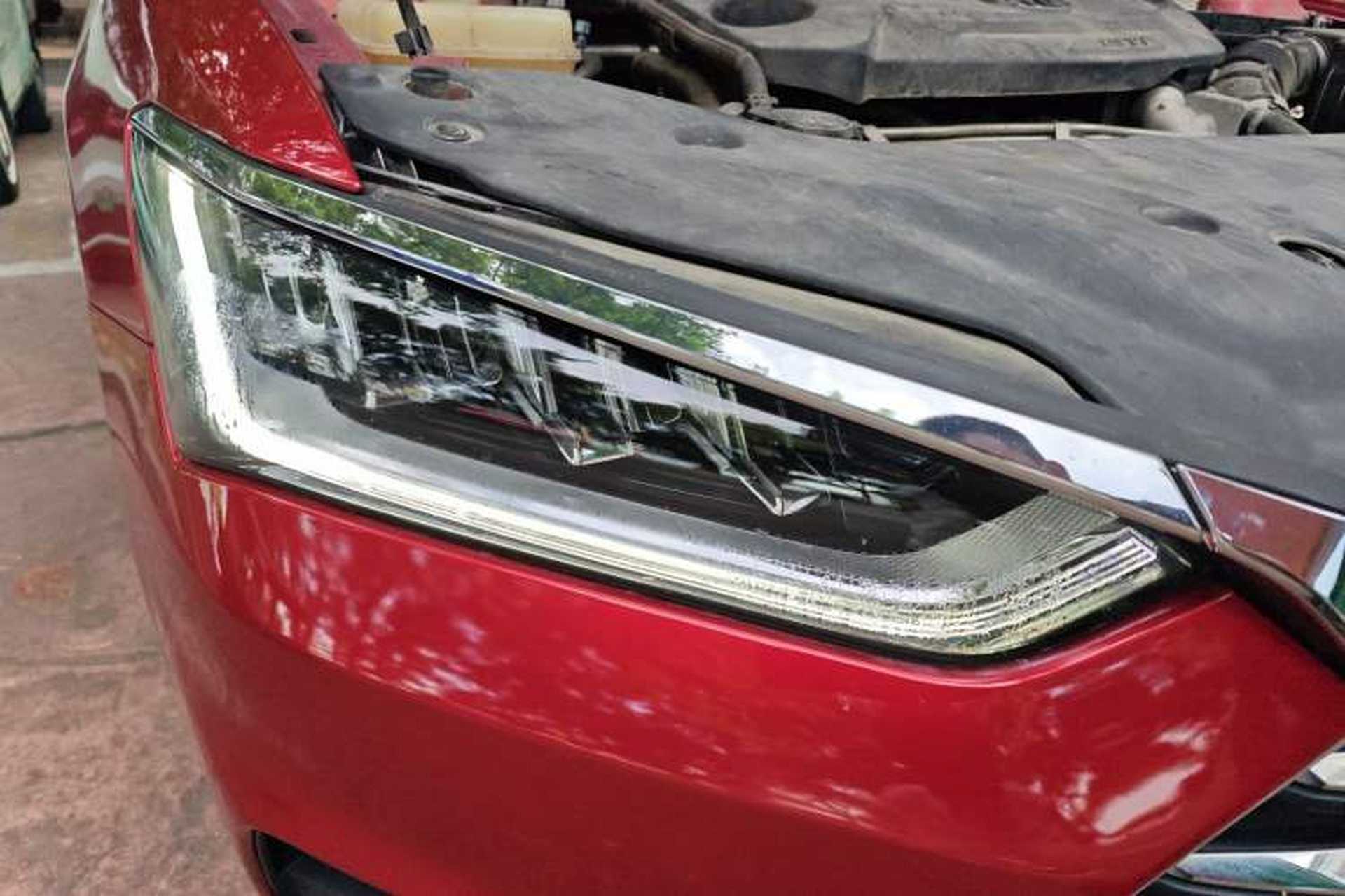 Used BYD Qin Pro 2020 Beyond Edition 1.5TI Automatic Prestige Version Right Front Headlight