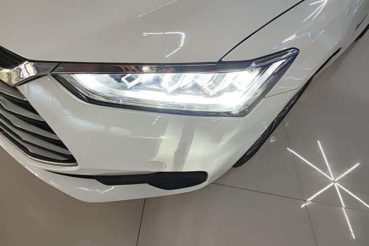 Used BYD Qin Pro 2020 Beyond Edition 1.5TI Automatic Flagship Version Left Front Headlight