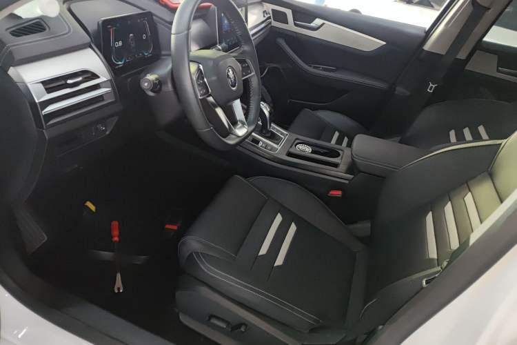 Used BYD Qin Pro 2020 Beyond Edition 1.5TI Automatic Flagship Version Left Front Seat