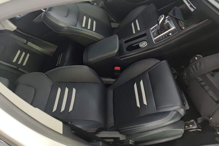 Used BYD Qin Pro 2020 Beyond Edition 1.5TI Automatic Flagship Version Right Front Seat