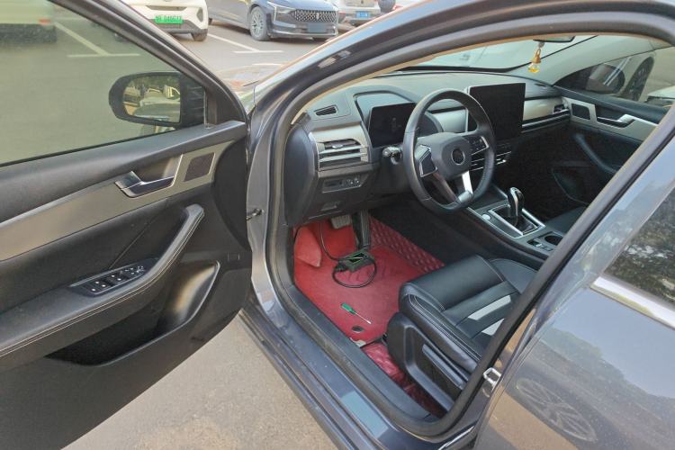 Used BYD Qin Pro 2018 1.5TI Automatic Smart Connect FENGSHANG Model Driver Seat