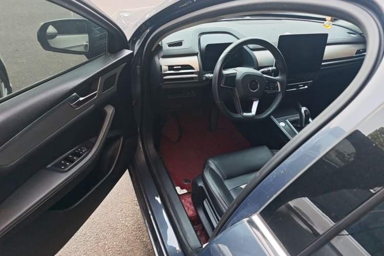 Used BYD Qin Pro 2018 1.5TI Automatic Smart Connect FENGSHANG Model Driver Seat