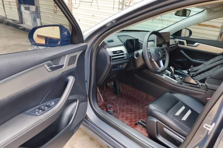 Used BYD Qin Pro 2018 1.5TI Automatic Smart Connect Fendong Model Driver Seat