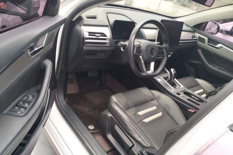 Used BYD Qin Pro 2018 1.5TI Automatic Smart Connect FENGSHANG Model Driver Seat