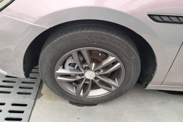 Used BYD Qin Pro 2018 1.5TI Automatic Smart Connect FENGSHANG Model Exterior 4