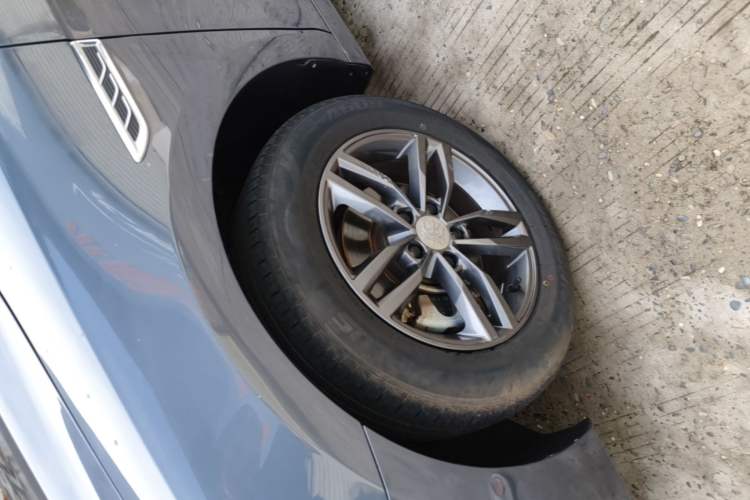 Used BYD Qin Pro 2018 1.5TI Automatic Smart Connect Fendong Model Left Front Wheel Hub
