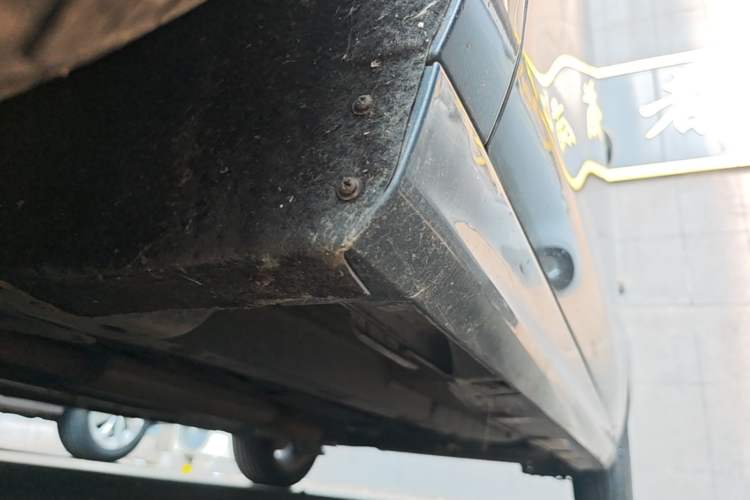 Used BYD Qin Pro 2018 1.5TI Automatic Smart Connect FENGSHANG Model Left Side Sill