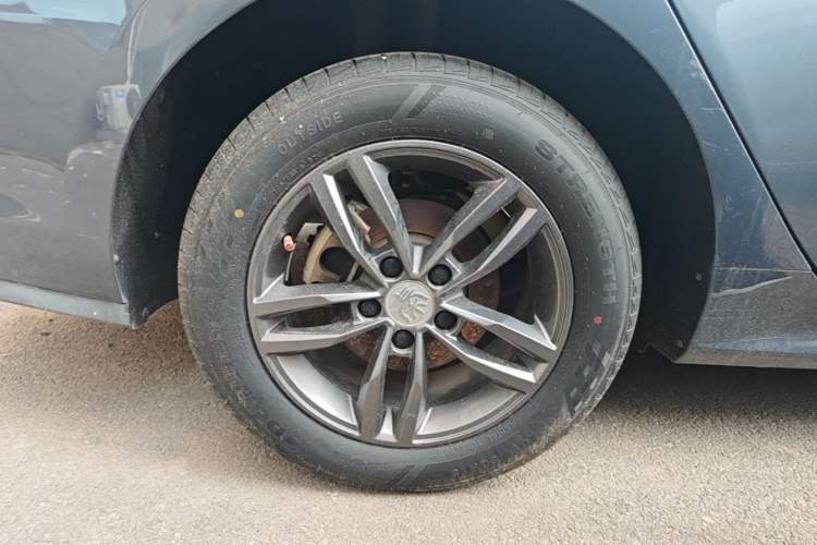 Used BYD Qin Pro 2018 1.5TI Automatic Smart Connect FENGSHANG Model Right Rear Wheel Hub