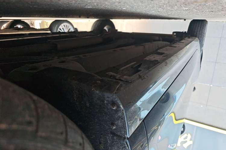 Used BYD Qin Pro 2018 1.5TI Automatic Smart Connect FENGSHANG Model Right Side Sill