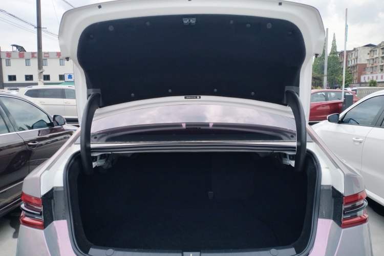 Used BYD Qin Pro 2018 1.5TI Automatic Smart Connect FENGSHANG Model Trunk