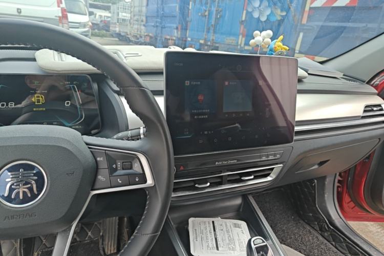 Used BYD Qin Pro 2018 1.5TI Automatic Smart Connect Fendong Model Center Console