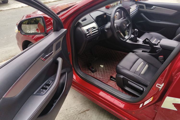 Used BYD Qin Pro 2018 1.5L Manual SmartConnect Fendong Model Driver Seat