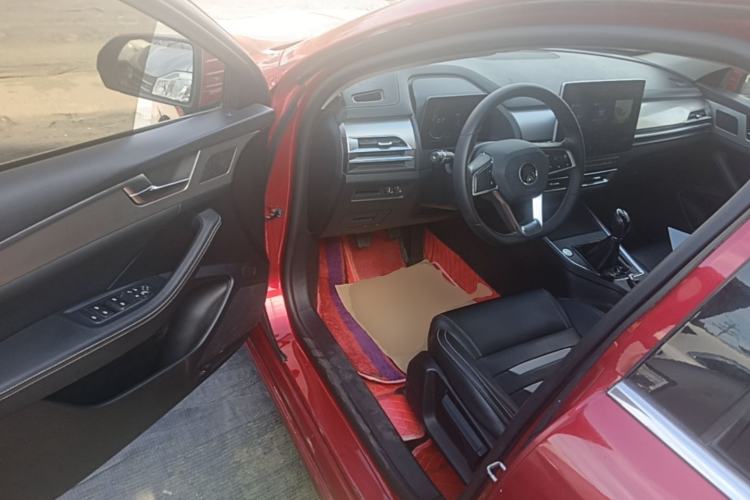 Used BYD Qin Pro 2018 1.5L Manual SmartConnect Fendong Model Driver Seat