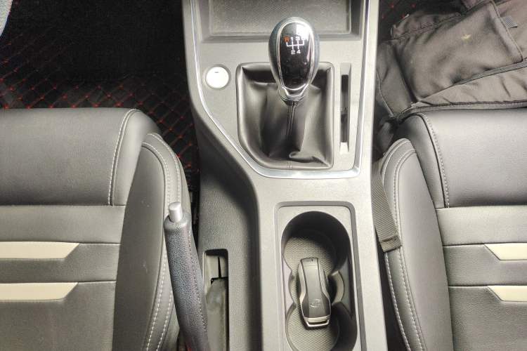 Used BYD Qin Pro 2018 1.5L Manual SmartConnect Fendong Model Gear Lever
