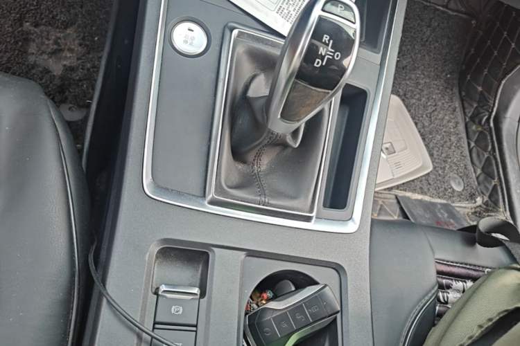 Used BYD Qin Pro 2018 1.5TI Automatic Smart Connect Fendong Model Gear Lever