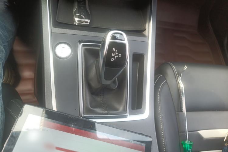Used BYD Qin Pro 2018 1.5TI Automatic Smart Connect Luxury Edition Gear Lever
