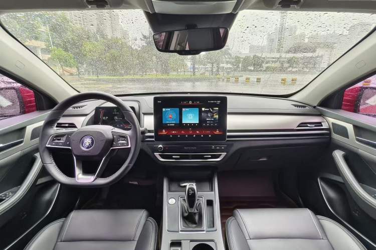 Used BYD Qin Pro 2018 1.5TI Automatic Smart Connect Luxury Edition Interior 2