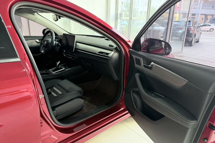 Used BYD Qin Pro 2018 1.5TI Automatic Smart Connect Luxury Edition Interior 4