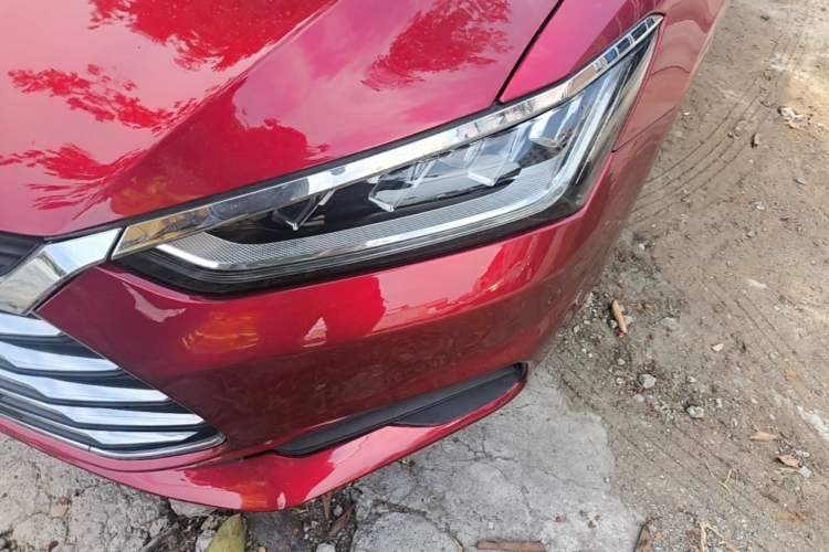 Used BYD Qin Pro 2018 1.5TI Automatic Smart Connect Luxury Edition Left Front Headlight
