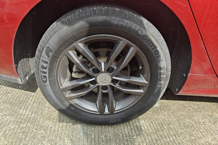 Used BYD Qin Pro 2018 1.5TI Automatic Smart Connect Fendong Model Right Rear Wheel Hub
