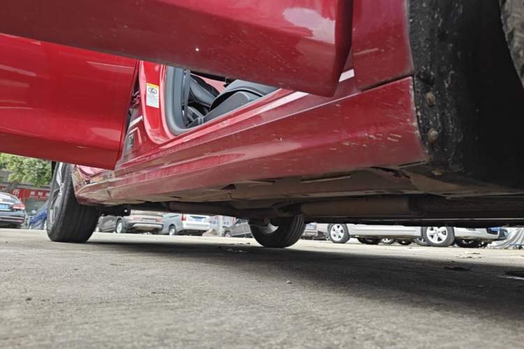 Used BYD Qin Pro 2018 1.5TI Automatic Smart Connect Fendong Model Right Side Sill
