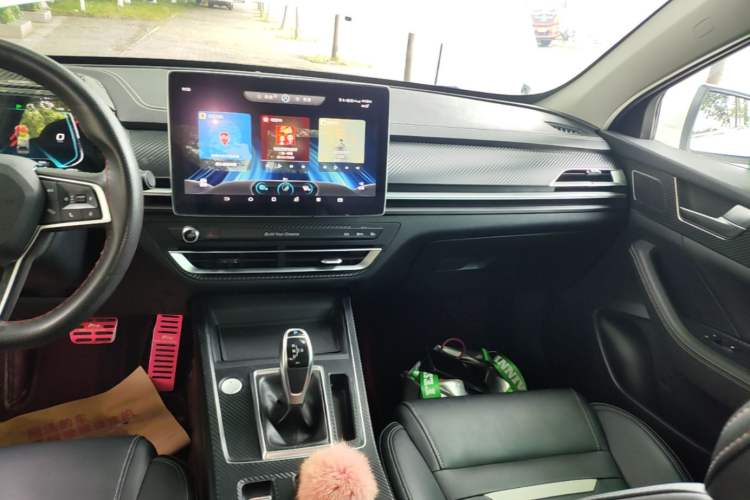 Used BYD Qin Pro 2018 1.5TI Automatic Smart Connect Luxury Edition Audio And AC Panel