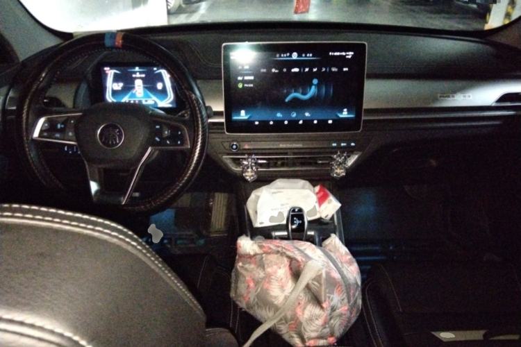 Used BYD Qin Pro 2018 1.5TI Automatic Smart Connect Luxe Model Center Console