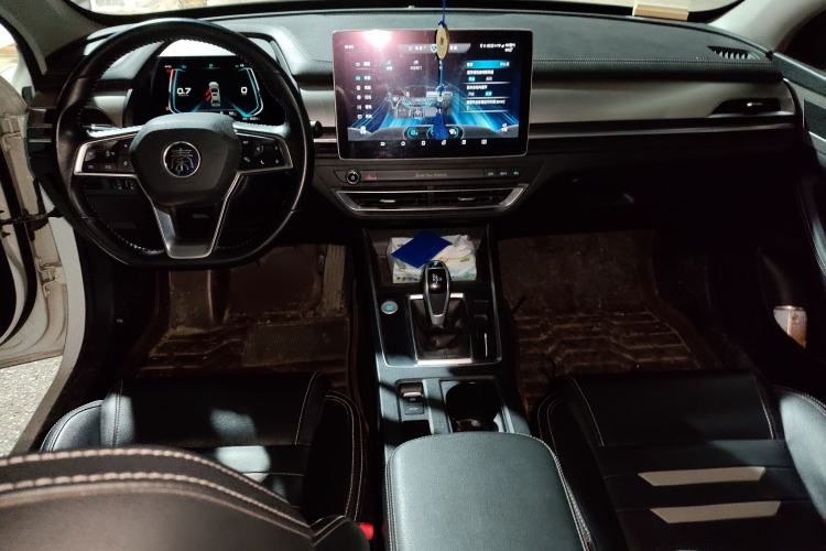 Used BYD Qin Pro 2018 1.5TI Automatic Smart Connect Luxury Edition Center Console