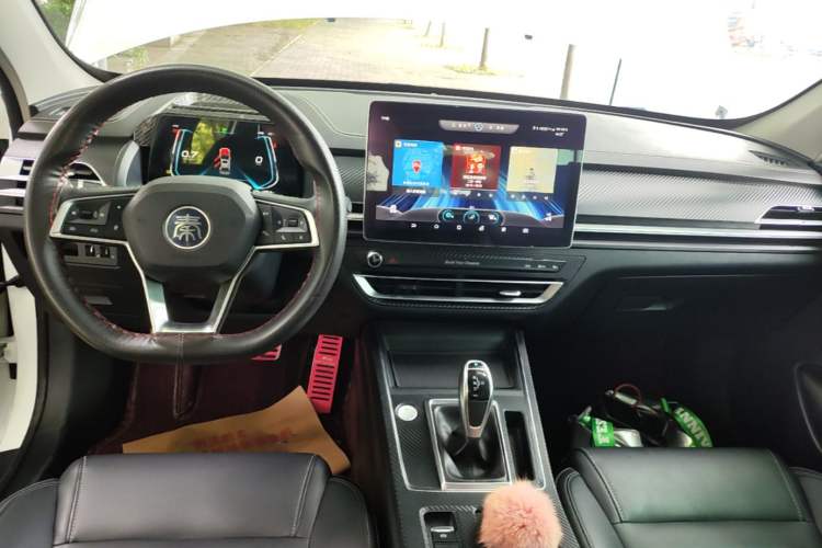 Used BYD Qin Pro 2018 1.5TI Automatic Smart Connect Luxury Edition Center Console