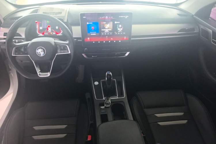 Used BYD Qin Pro 2018 1.5TI Automatic Smart Connect Luxury Edition Center Console