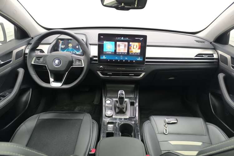 Used BYD Qin Pro 2018 1.5TI Automatic Smart Connect Luxury Edition Center Console