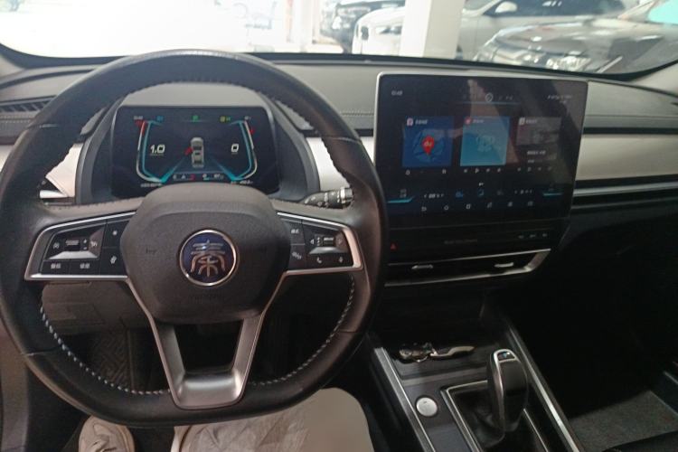 Used BYD Qin Pro 2018 1.5TI Automatic Smart Connect Fendong Model Center Console