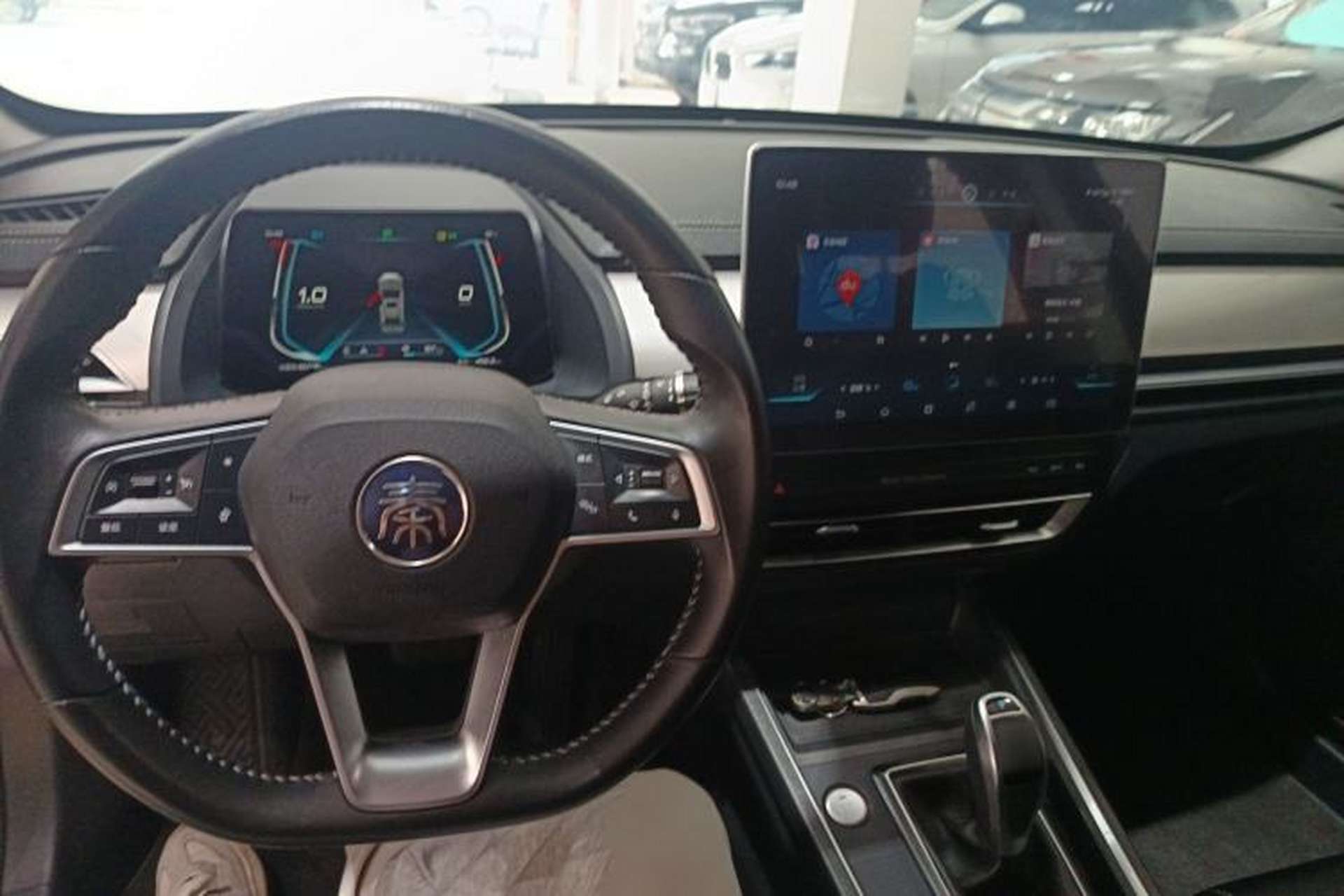 Used BYD Qin Pro 2018 1.5TI Automatic Smart Connect Fendong Model Center Console