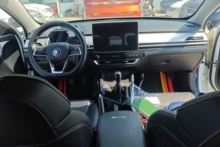 Used BYD Qin Pro 2018 1.5L Manual SmartConnect Fendong Model Center Console