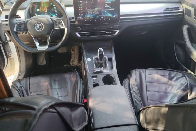 Used BYD Qin Pro 2018 1.5TI Automatic Smart Connect Luxury Edition Center Console