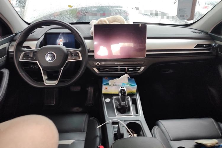 Used BYD Qin Pro 2018 1.5TI Automatic Smart Connect Luxury Edition Center Console