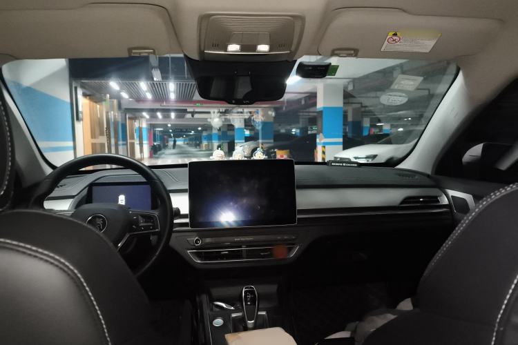Used BYD Qin Pro 2018 1.5TI Automatic Smart Connect Luxury Edition Center Console