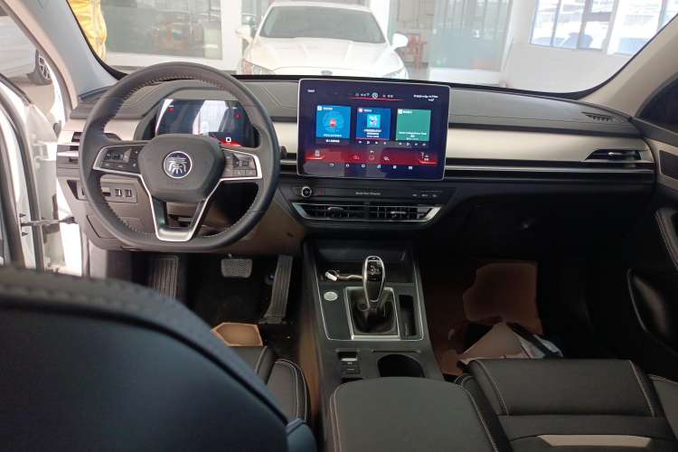 Used BYD Qin Pro 2018 1.5TI Automatic Smart Connect Luxury Edition Center Console