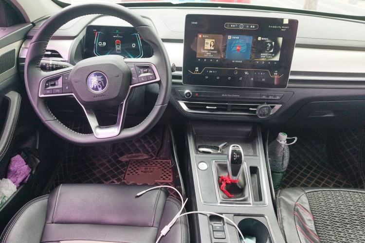 Used BYD Qin Pro 2018 1.5TI Automatic Smart Connect Luxury Edition Center Console