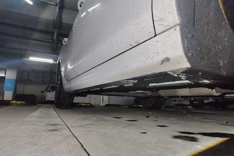 Used BYD Qin Pro 2018 1.5TI Automatic Smart Connect Fendong Model Chassis Front Right
