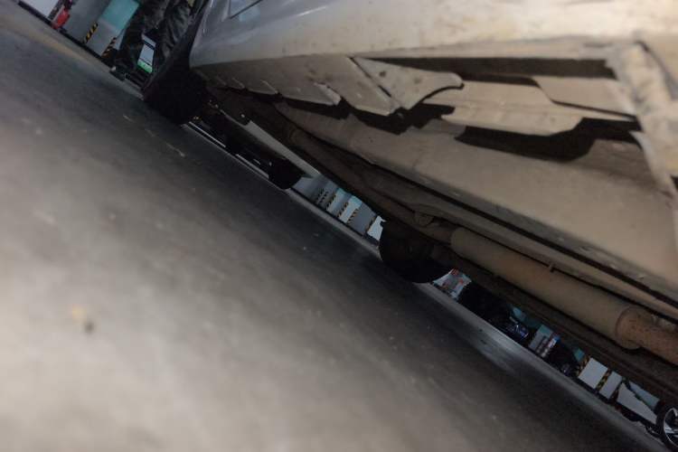 Used BYD Qin Pro 2018 1.5TI Automatic Smart Connect Fendong Model Chassis Front Right