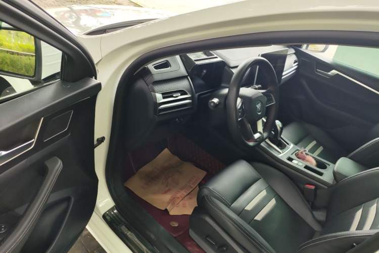 Used BYD Qin Pro 2018 1.5TI Automatic Smart Connect Luxury Edition Driver Seat