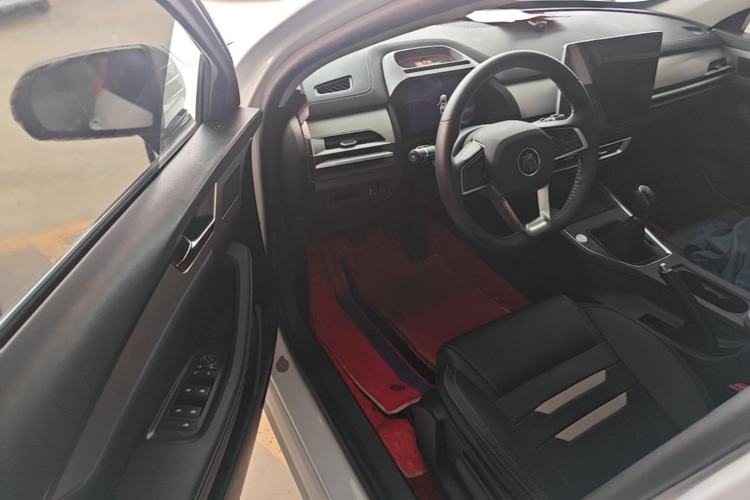 Used BYD Qin Pro 2018 1.5L Manual SmartConnect Fendong Model Driver Seat