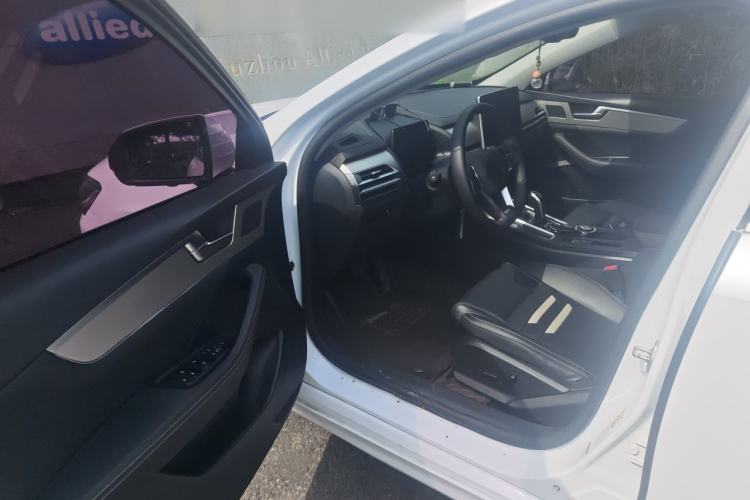 Used BYD Qin Pro 2018 1.5TI Automatic Smart Connect Luxe Model Driver Seat