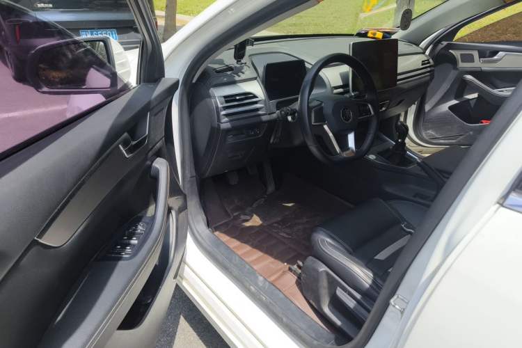 Used BYD Qin Pro 2018 1.5L Manual SmartConnect Sharp Edition Driver Seat