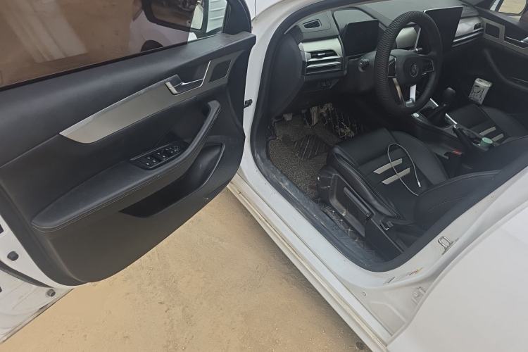 Used BYD Qin Pro 2018 1.5L Manual SmartConnect Fendong Model Driver Seat